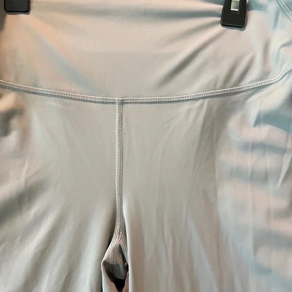 Lululemon women’s base pace high rise tight size 12 - Picture 3 of 10